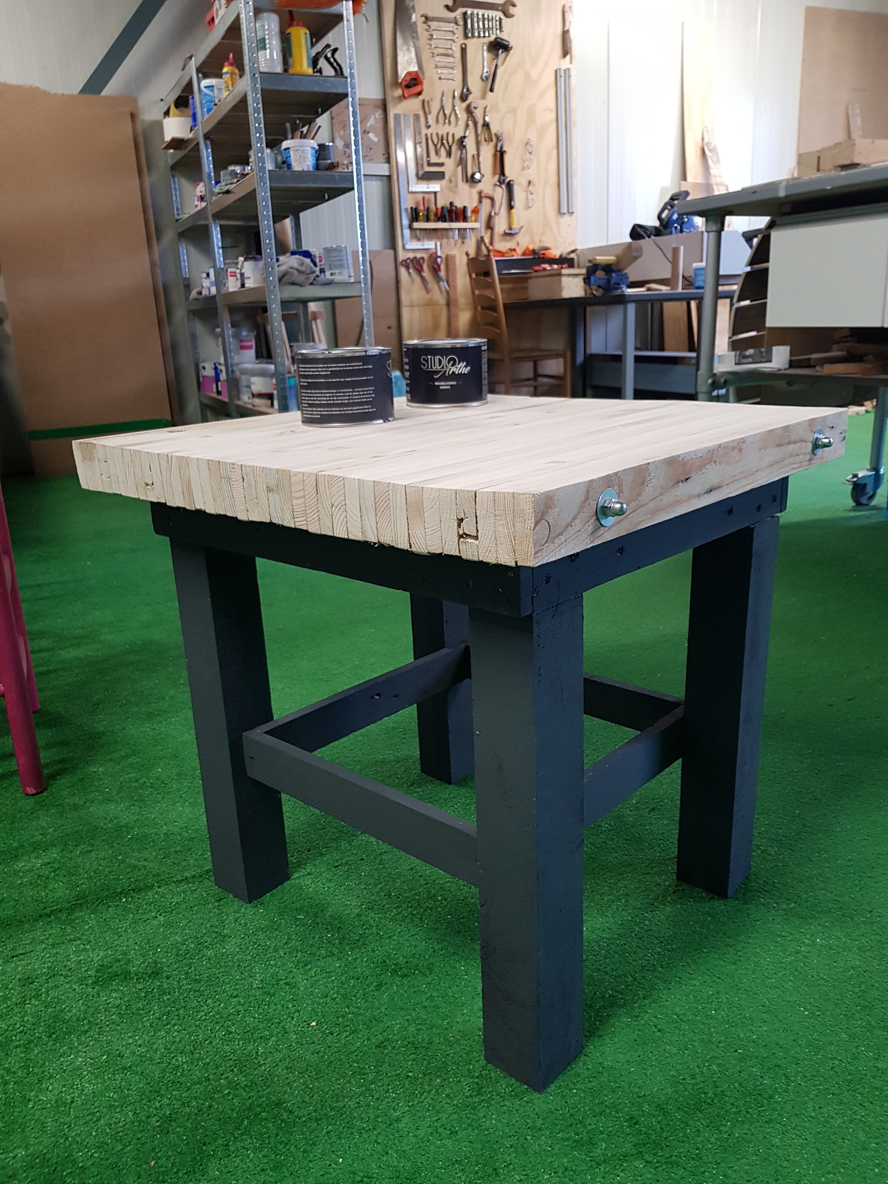 Pallet tafel Lingewaard dagbesteding en coaching